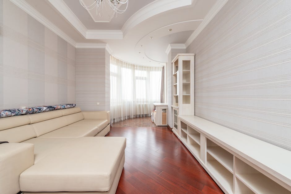 Akzentwand mit Kalkputz im Wohnzimmer: Struktur, Farbe und saubere Kanten ohne Risse